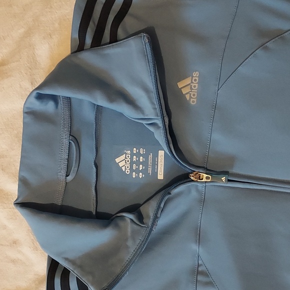 Adidas zip up light jacket - Picture 2 of 4